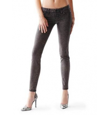 Ultra-Low Rise Curvy Jeans in Poison Ivy Wash
Guess
